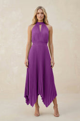 Halter Neck Pleated A-Line Chiffon Bridesmaid Dress in Amethyst