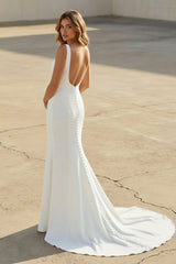 Mermaid Satin V Neck Wedding Dress in White