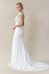 Mermaid Lace Wedding Dress With Appliques in White
