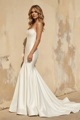 Mermaid Strapless Satin Wedding Dress in Ivory