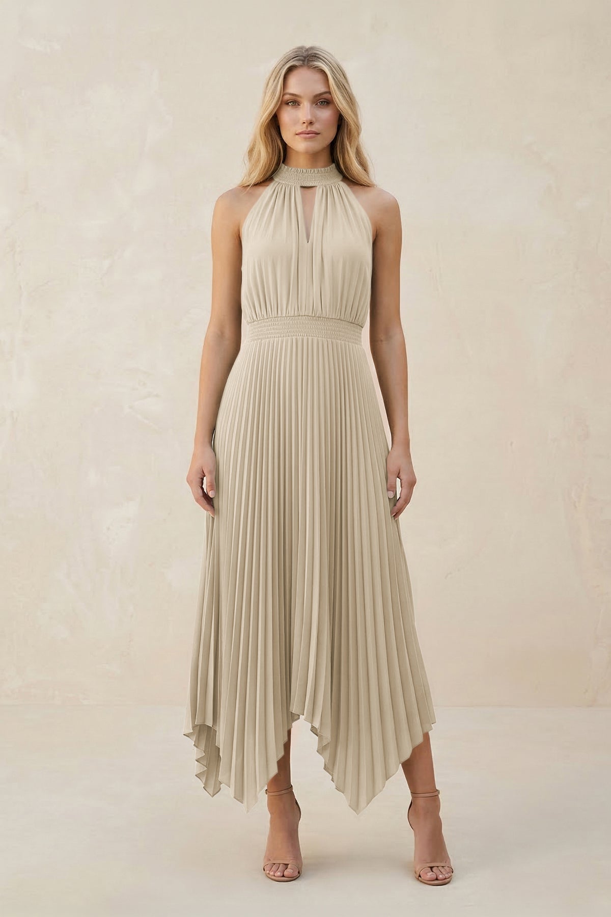 Halter Neck Pleated A-Line Chiffon Bridesmaid Dress in Champagne