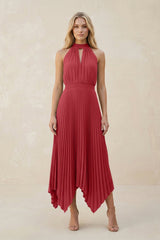 Halter Neck Pleated A-Line Chiffon Bridesmaid Dress in Merlot