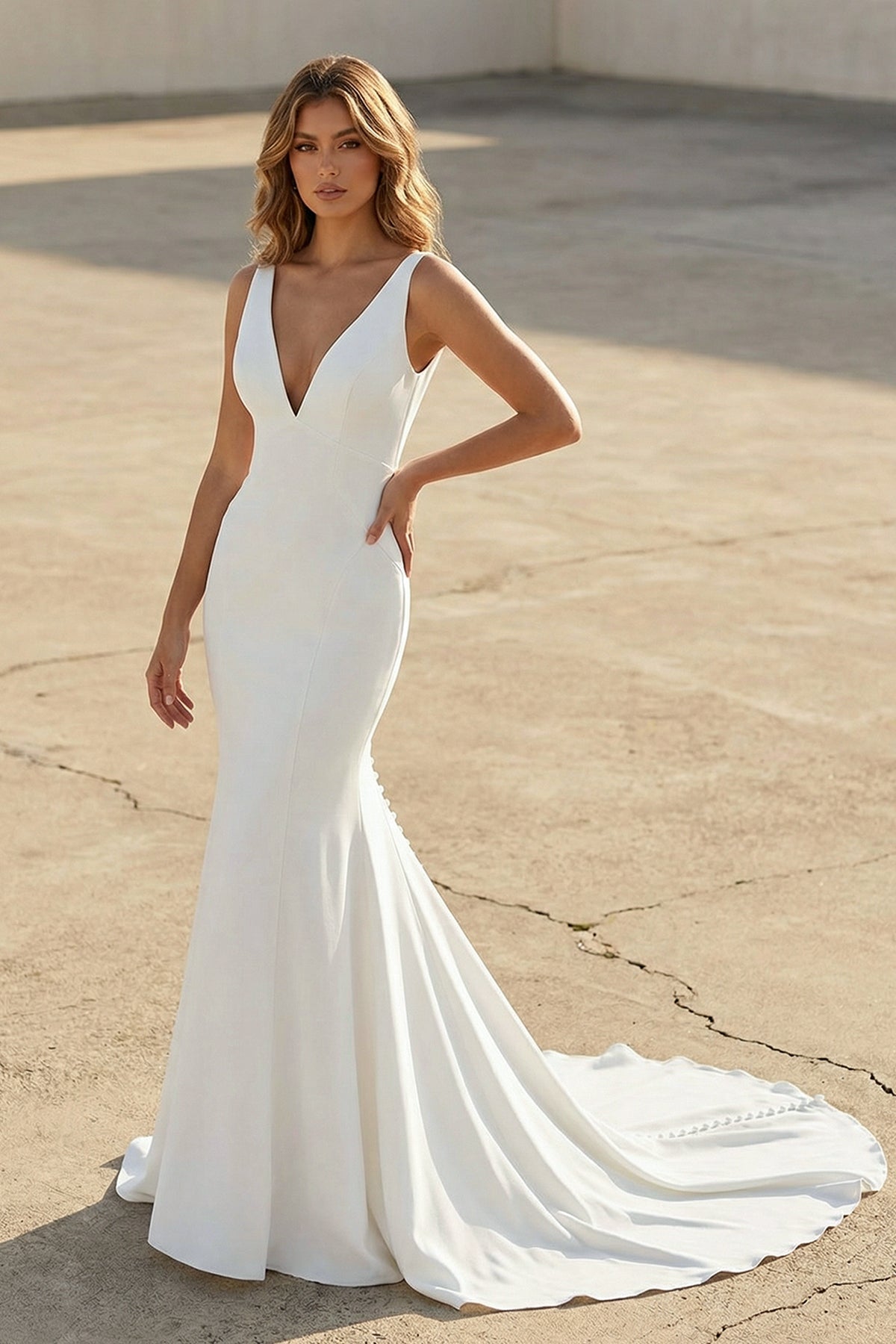 Mermaid Satin V Neck Wedding Dress in White